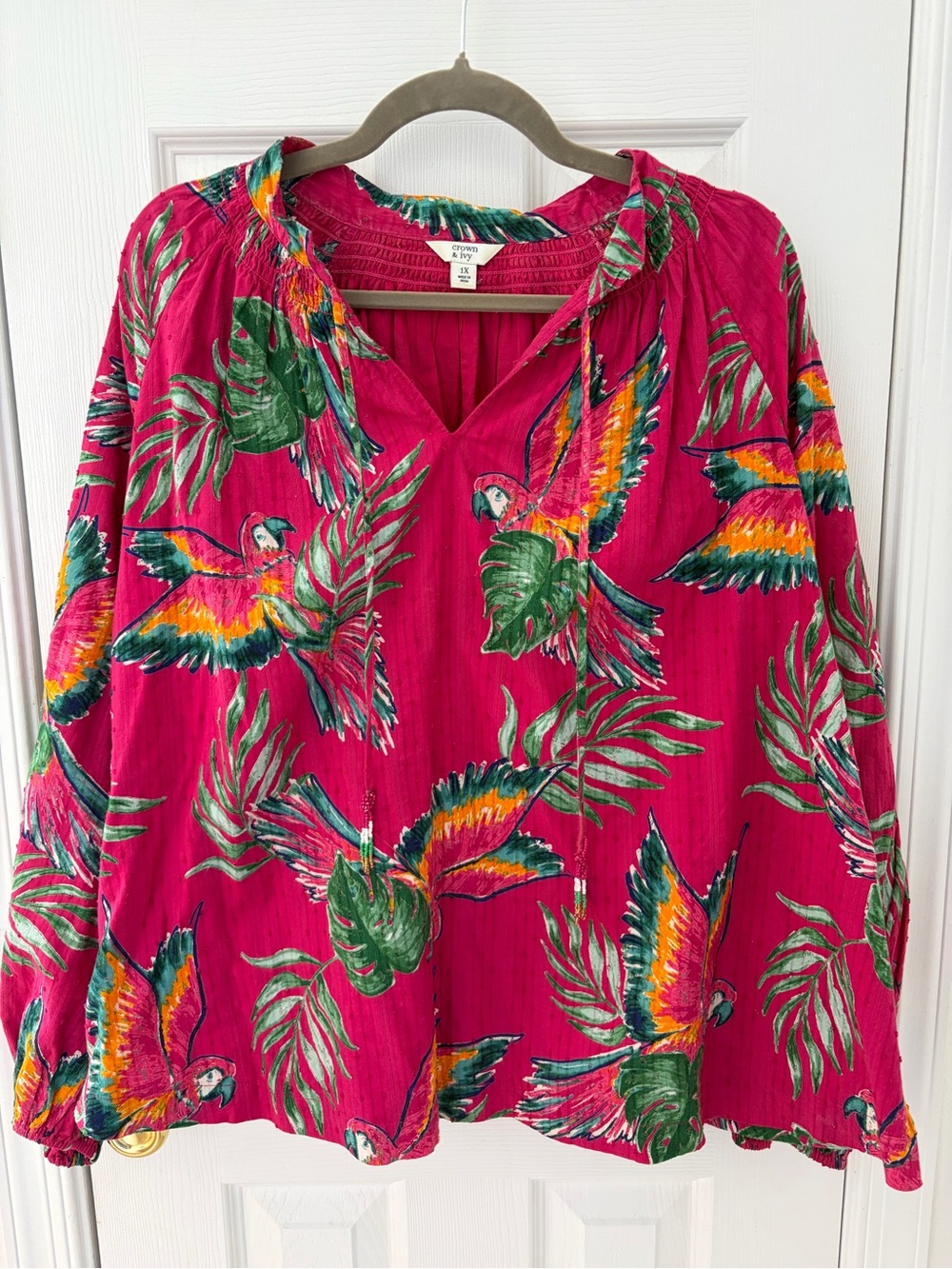 crown & ivy Hot Pink Tunic Top with Greenery and Tropical Parrots